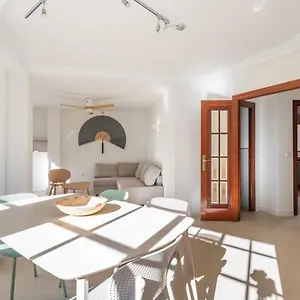 https://renthas-trinidad-apartment.1costadelsol.com